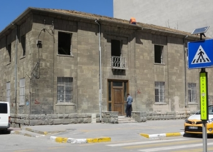 Van Tekel Binası